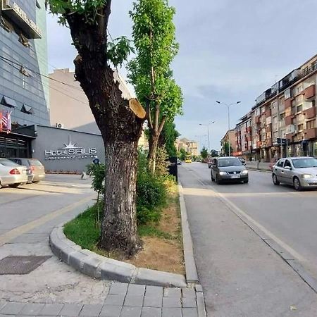 Bright & Lovely Apartment In The City Center Pristina Exterior foto